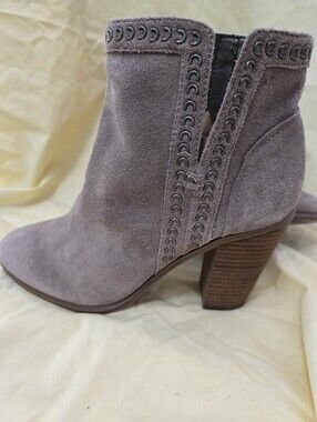 Vince Camuto Finchie Brown Suede Ankle Boots Size 8